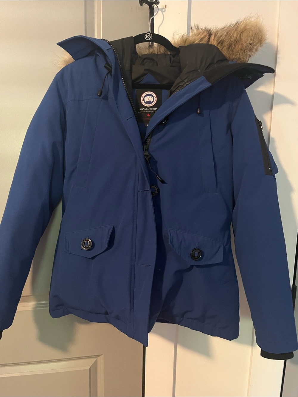 Canada Goose woMen's Navy Blue Down Puffer Jacket with Fur-Trim Hood